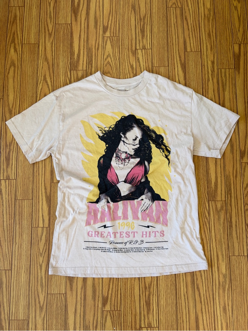 Aaliyah 1996 Greatest Hits graphic band tee Princess of R&B size L